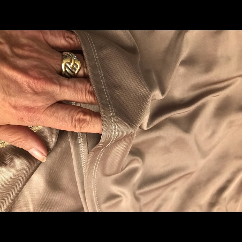 𝑀𝐼𝐷𝑁𝐼𝐺𝐻𝑇 ᑕOᑕO ♡︎ 𝐿𝑂𝑈𝑁𝐺𝐸𝑅𝐼𝐸 𝑆𝐸𝑇 - Picture 10 of 16